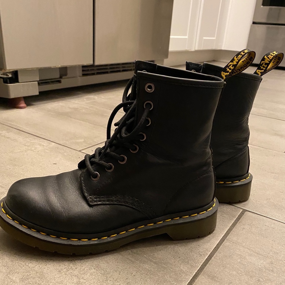 Black Dr. Martin’s in great condition